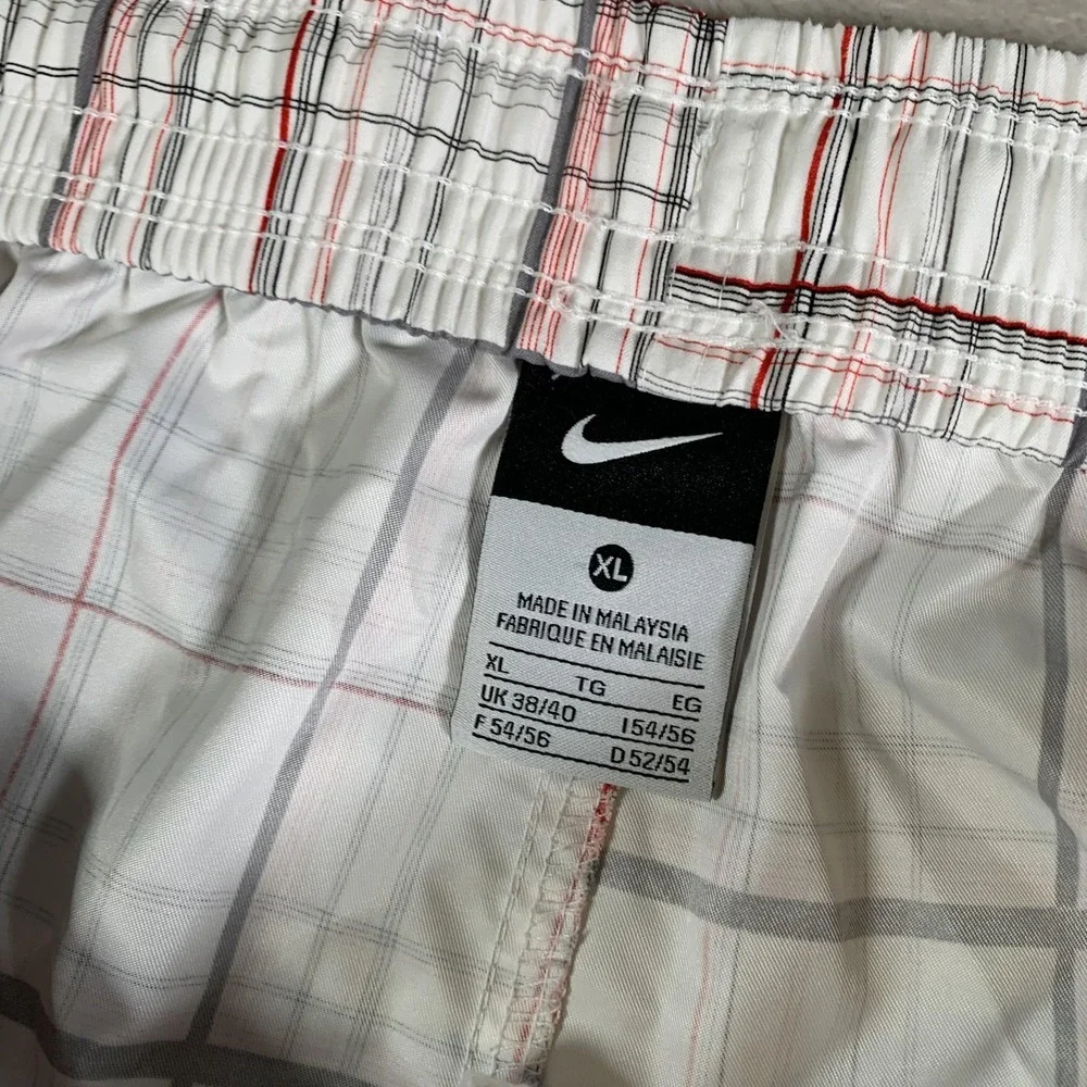 Nike Shorts Mens XL White Red Plaid Swim Trunks Mesh Lined Drawstring 397143-100